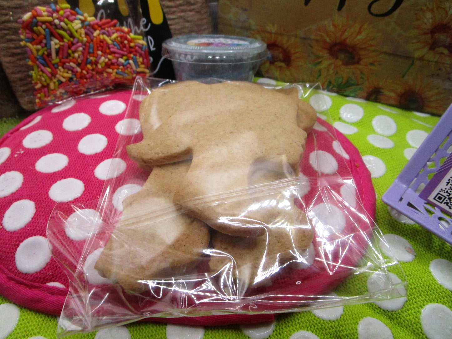 Cookie Kits, Dolls, Fashion, Gluten Free, Dairy Free, Egg Free, Nut Free, Birthday favors, Party Pack, Custom Orders, Fundraisers, Car, Pink