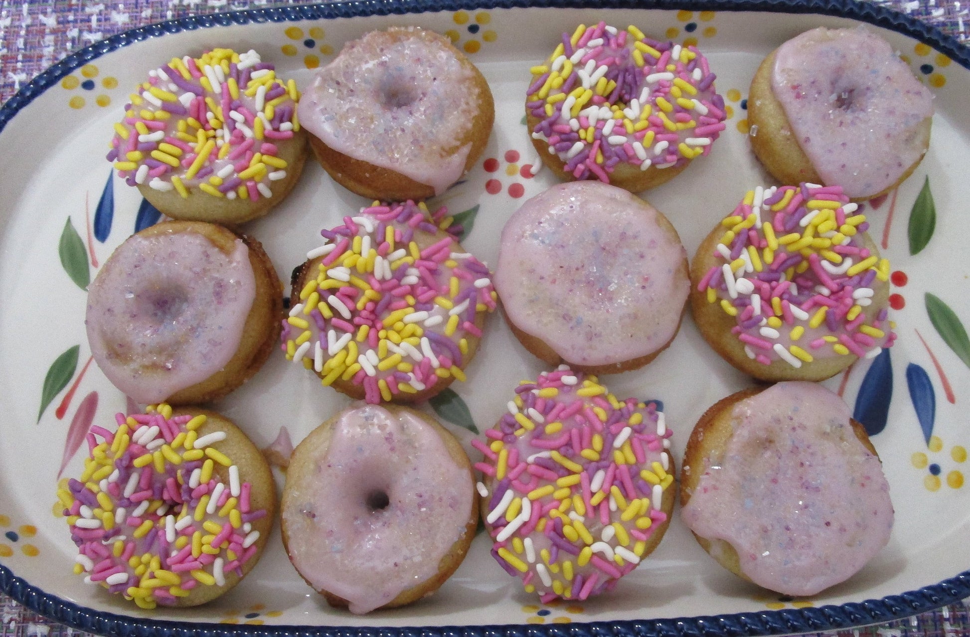 Mini Donuts, Gluten Free, Dairy Free, Egg Free, Vanilla, Chocolate, Nut Free, No artificial colors, Birthday, Graduation, Father's Day Gift