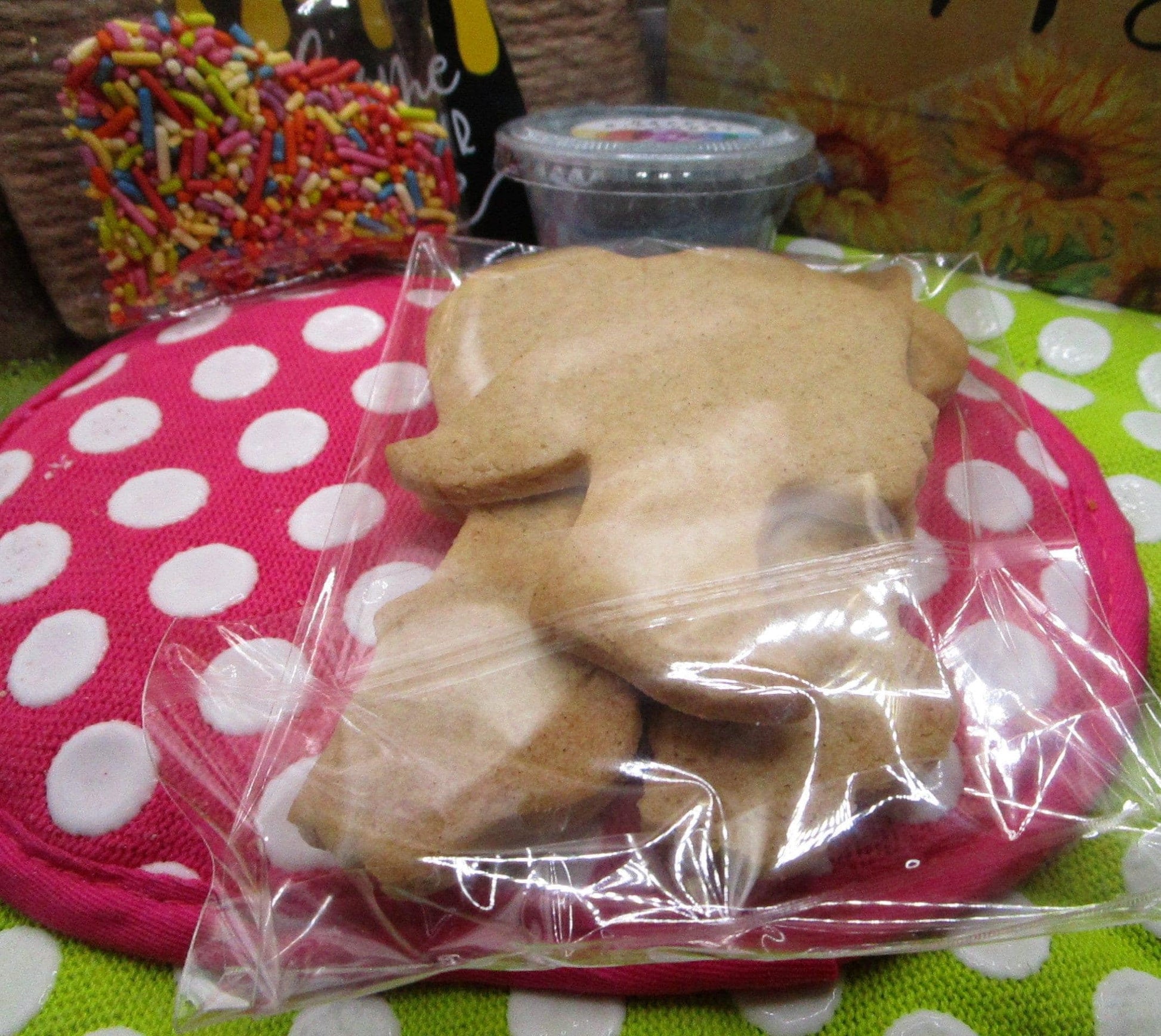 Cookie Kits, Dolls, Fashion, Gluten Free, Dairy Free, Egg Free, Nut Free, Birthday favors, Party Pack, Custom Orders, Fundraisers, Car, Pink