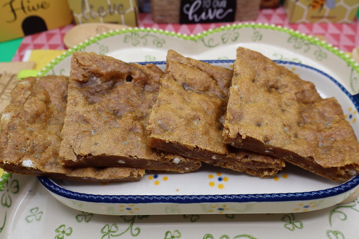 Gluten Free Blondie Bar, Dairy Free, Egg Free, Vegan, Nut Free, Birthday Treats, Holiday Dessert, Marshmallow snack, Halloween, School Safe