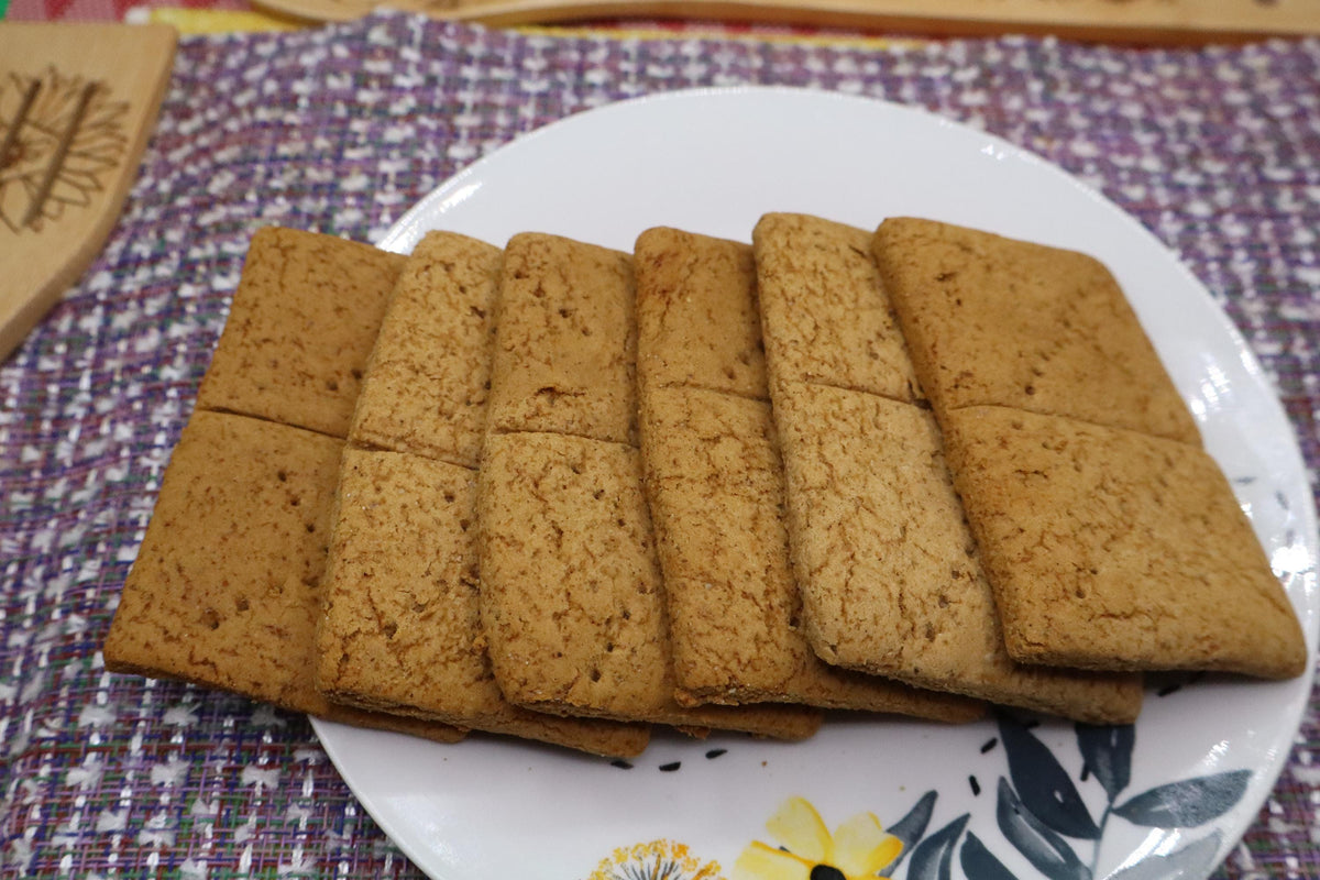 Gluten Free Protein Graham Crackers, Sugar Free, Dairy Free, Egg Free, Nut Free, Vegan Fitness Snack, Cinnamon, Gingerbread, Low Carb Smores