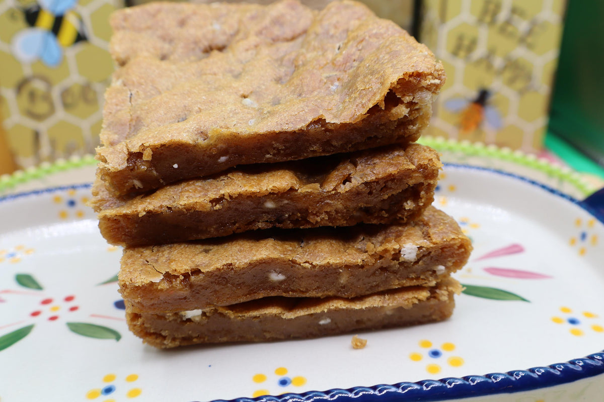 Gluten Free Blondie Bar, Dairy Free, Egg Free, Vegan, Nut Free, Birthday Treats, Holiday Dessert, Marshmallow snack, Halloween, School Safe